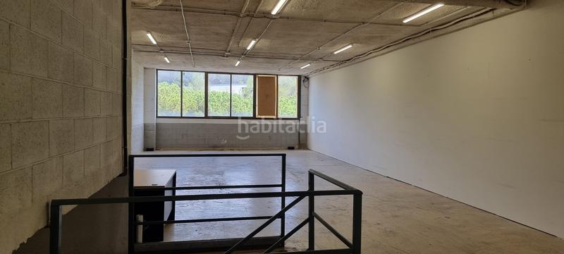 Foto dd1b9c55-5377-4d27-800d-a5c90fd08141. Rent industrial building in Can Roses Rubí