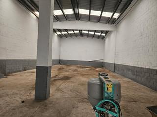 Lloguer Nau industrial a Carrer de l'hoquei 22. Nave recien reformada
