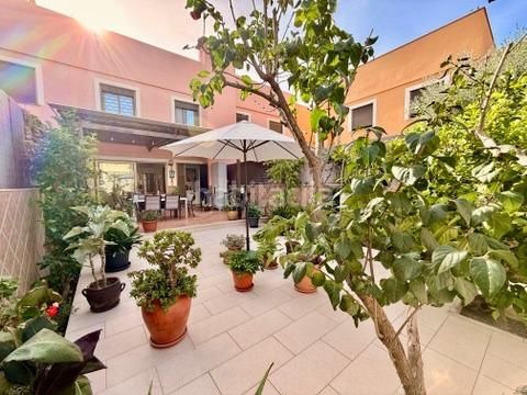 Foto 0d0ff86d-7e34-435b-95c9-503a5e561507. Casa aparellada amb aparcament a Amanecer Palma de Mallorca