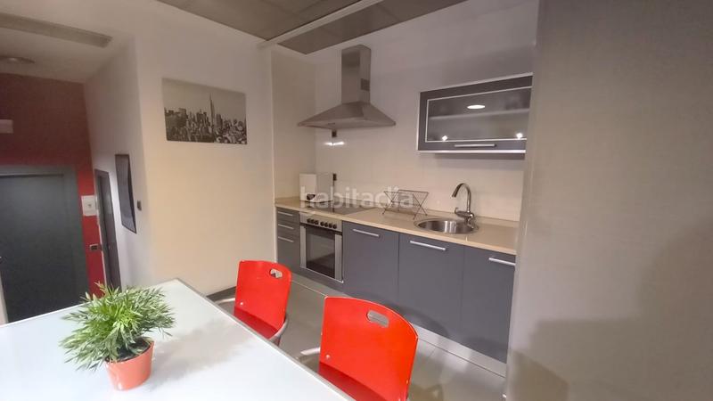 Foto 44c077d4-40aa-4237-aafc-f2f14239d041. Local comercial en avenida del cerro del águila 13 precioso local reformado de altas calidades: 2 plazas de garaje + trastero. en San Sebastián de los Reyes