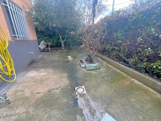 Doppelhaus in Calle de arnedillo 24. Ocasión: chalet pareado a la venta en montecarmelo.