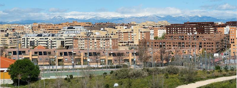 Foto 0a21988f-241b-4a79-84f8-22e5923aecfb. Casa pareada en calle de arnedillo 24 chalet pareado de nueva construcción en Montecarmelo en Madrid