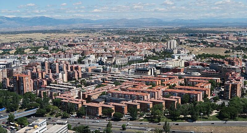 Foto e328bf7d-0667-4516-9ed5-c389debdb459. Casa pareada en calle de arnedillo 24 chalet pareado de nueva construcción en Montecarmelo en Madrid