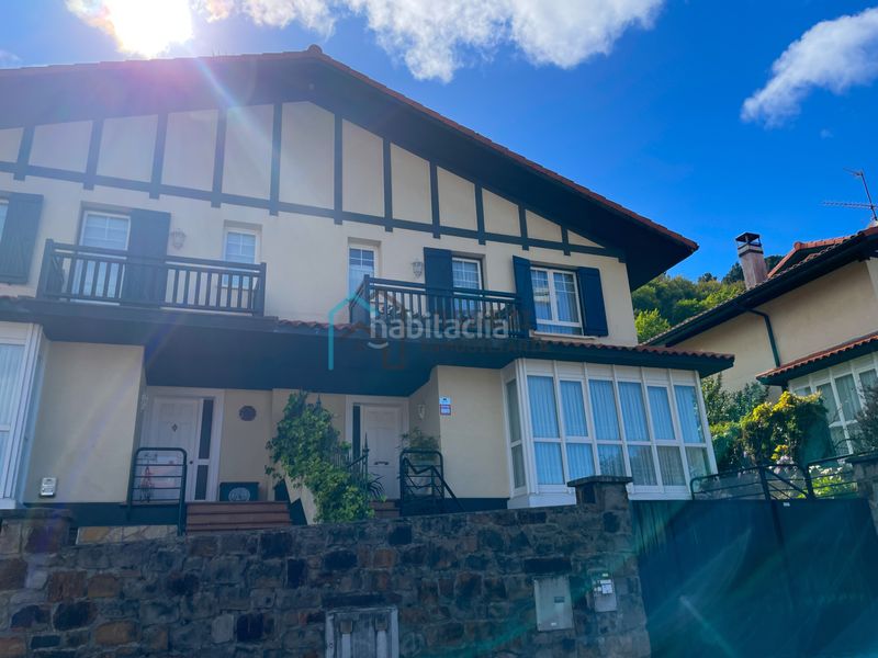 Foto a63022e9-b5a6-4147-bf59-9184e9dd00d5. Casa adossada amb calefacció aparcament a Mundaka
