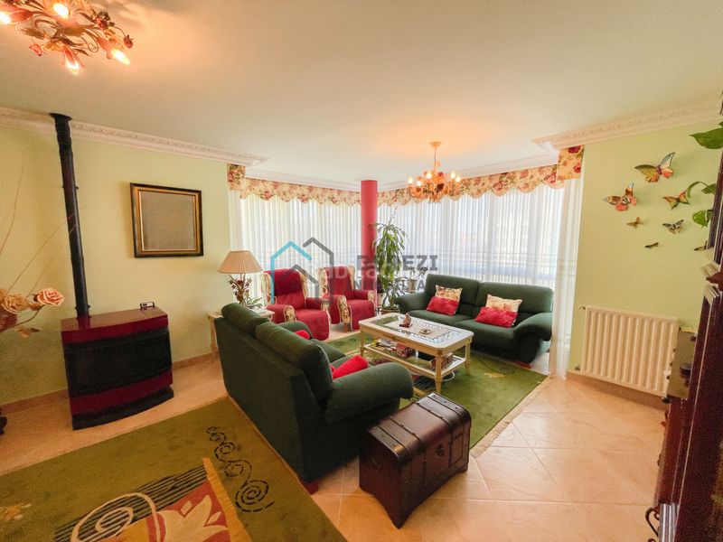 Foto a78317e8-a26f-44bc-b68c-3ea390f6f936. Casa adossada amb calefacció aparcament a Mundaka