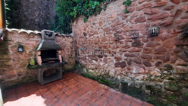 Foto c1b50544-1b68-484a-9d3c-35f91e7dd43e. Casa amb aparcament a Camprovín
