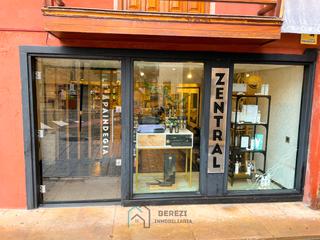 Local commercial  Eskinarruaga kalea. ¡tu negocio te espera en el centro!