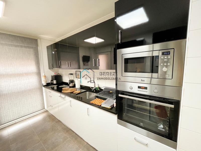 Foto 17e5b72f-00d4-45af-b252-7dd1e0622d3c. Piso excelente piso de 98 m² con dos garajes y trastero en Bermeo