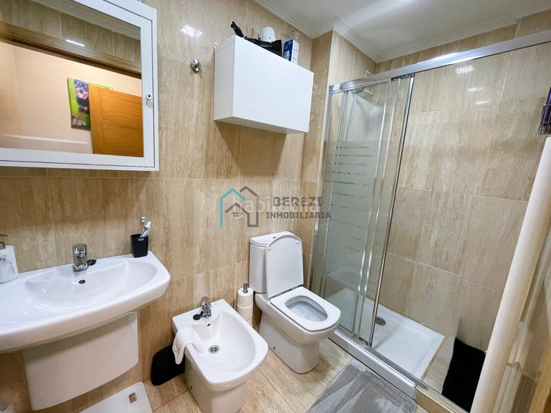 Foto f2e4821c-320a-4f1c-8a4c-540e2a45161d. Piso excelente piso de 98 m² con dos garajes y trastero en Bermeo