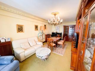 Pis  Bizkaiko jaurerria kalea. Amplio piso de 120 m² con terraza y balcones en zona céntrica de
