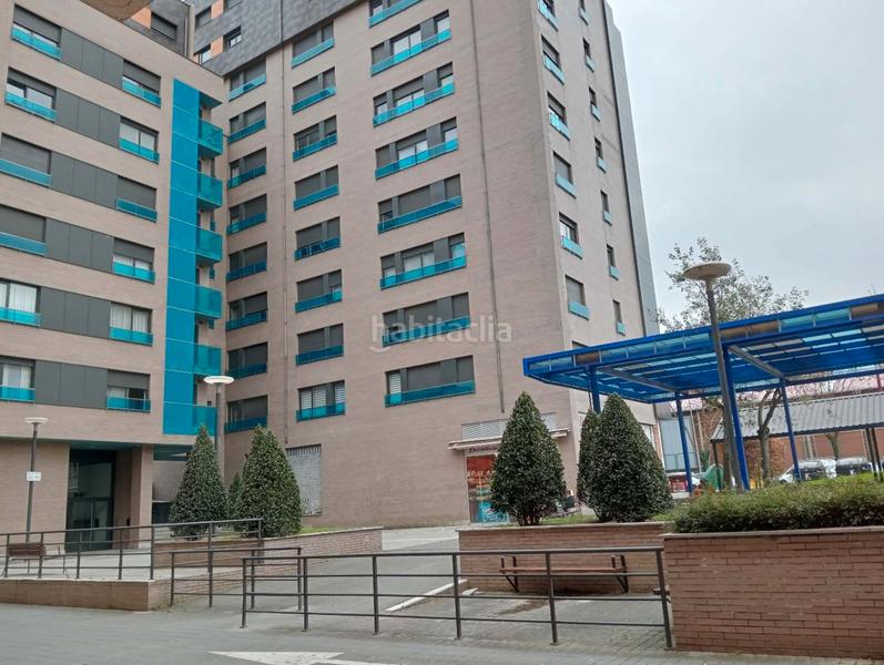 Foto 50058e6e-ccc3-48ba-afc1-2b169eb582cc. Lloguer local comercial amb calefacció a Lutxana - Llano Barakaldo