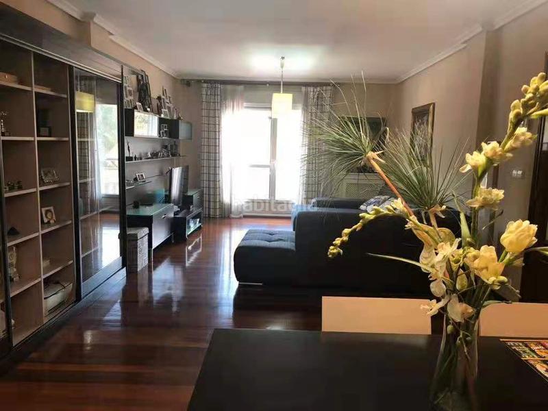 Foto d5c3f889-1a83-4330-b0d5-3a8c556818ca. Lloguer casa adossada amb xemeneia calefacció aparcament piscina a Plentzia