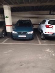 Aparcament cotxe a Calle larraskitu 6. Se vende parcela de garaje para coche grande en carretera de lar