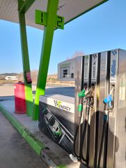 Industrial plot  Calle carretera de burgos. Se vende gasolina con bar-restaurante y hotel junto en n13 de bu