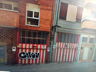 Miete Autoparkplatz  Salazar jeneralaren kalea. Se vende parking en calle general salazar para coche pequñe, num