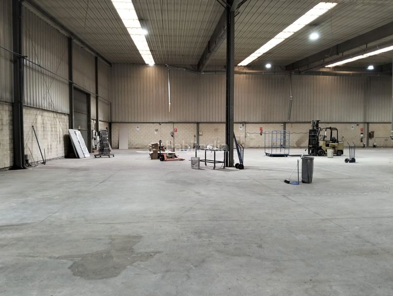 Foto a39064f7-7686-442a-a98b-d7805a997b39. Affitto capannone industriale con riscaldamento in Balmaseda