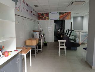 Business premise  Autonomia kalea. Se vende local en calle autonomia con 135m2, a pie de calle ,dia