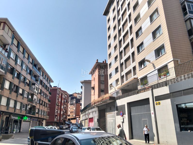 Foto ba36e425-52f8-4969-ab7c-e653ebd7b5df. Local comercial a calle gran via de jose antonio agirre y lekube 0a_ a Sestao