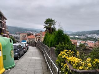 Flat  Gipuzkoa kalea. Se vende piso en basauri con 78m2, 3dor,1 baño, cocina y sala, s