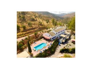Haus en Guaro. Oportunidad nica de inversin conjunto de casas rurales en un e