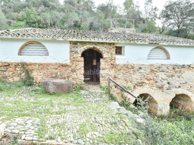 Foto fd4c144b-f361-4bd6-81ca-49cb81ff08a2. Haus mit pool in Guaro