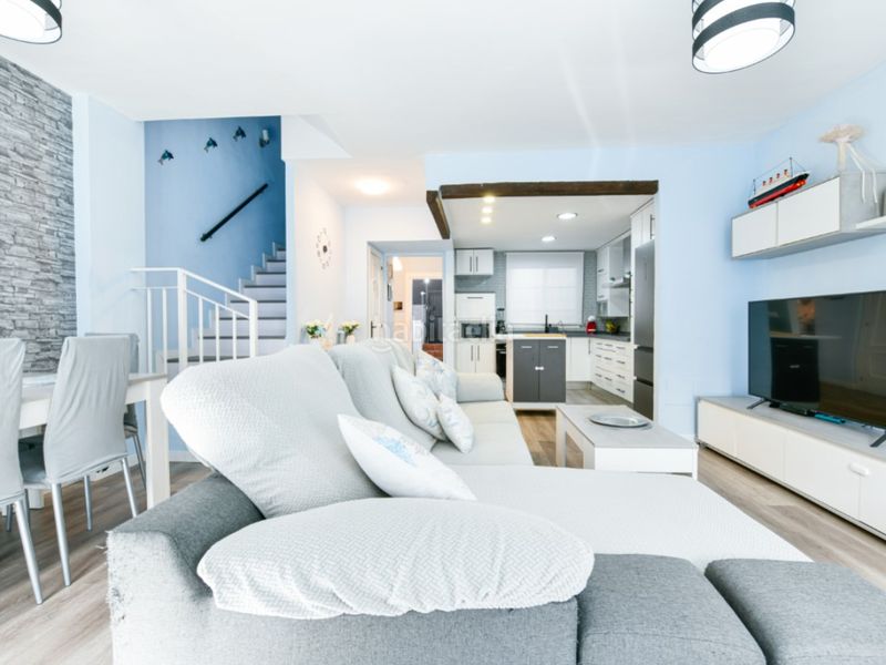 Foto 74cdd47e-4c94-4dc9-a53b-7c8fcc9bb2f9. Casa adossada a Sexmo Cártama