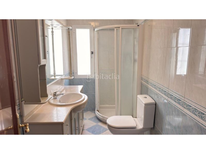 Foto c4585f0c-3c4b-43c1-9212-11ab63c399dd. Casa adossada amb aparcament a Centro Mijas