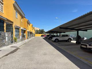 Casa adossada a La Pastora - La Estación. Amplia vivienda de 4 dormitorios y patio privado