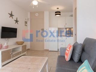 Rent Studio in Carrer de madrid, 2-4 2-4. Alquiler estudio temporada de verano 01 de junio  31 octubre. fr