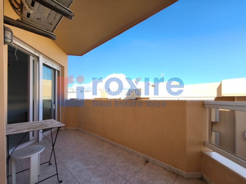 Foto 9616fb7e-2850-4c5b-87f7-7e6546655a8e. Piso en calle bisbe abad i lasierra 47 piso. centro 3 habitaciones 2 baños terraza a reformar en Ibiza