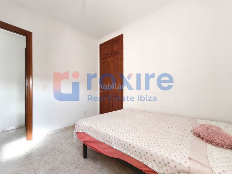 Foto a6a3f561-ab8e-4a27-840c-198dfe69fc67. Piso en calle bisbe abad i lasierra 47 piso. centro 3 habitaciones 2 baños terraza a reformar en Ibiza