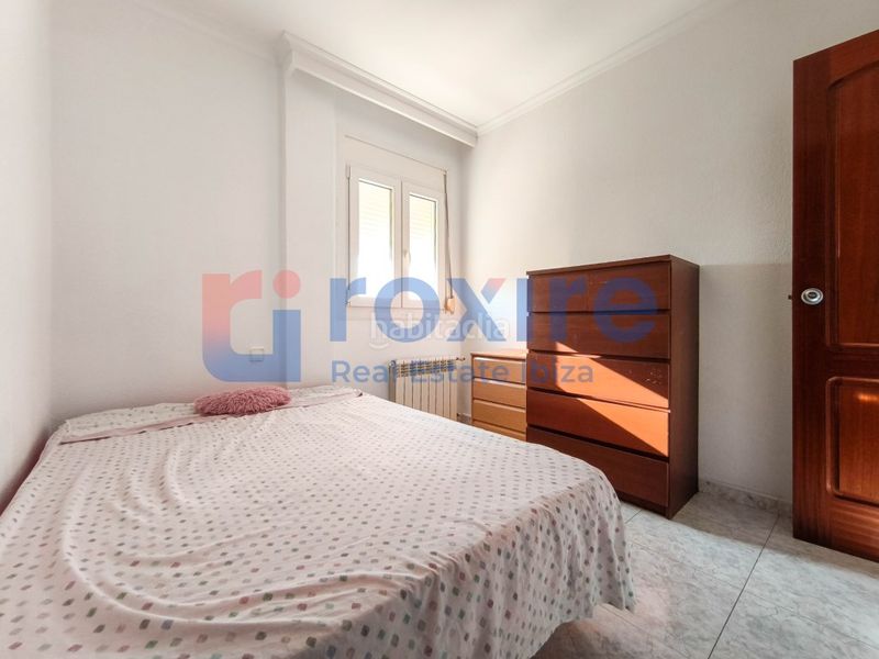 Foto f760307c-582c-4f21-9cc1-f18b18f334dd. Piso en calle bisbe abad i lasierra 47 piso. centro 3 habitaciones 2 baños terraza a reformar en Ibiza