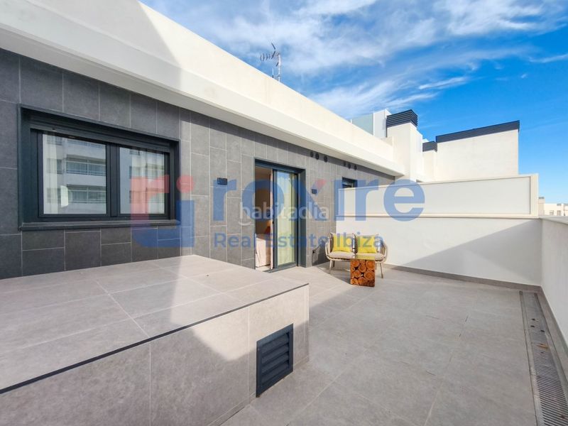 Foto ef4d530a-ddc0-4233-8fb1-63d6c57d35ae. Location duplex dans calle navarra 10 dans Ses Figueretes - Platja d'en Bossa - Cas Serres Ibiza