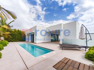 Casa  Carrer del nyandú. Chalet adosado en jesús. 5 habitaciones 7 baños piscina terraza