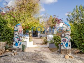 Haus in Santa Gertrudis. Finca siglo xix licencia residencial y comercial. 2 habitaciones