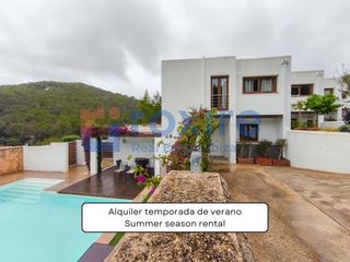 Rent Duplex in Calle monte aralar 23. Dúplex cala llonga 3 habitaciones terraza parking y piscina