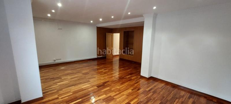 Foto b79d914a-2ffd-4243-81d1-aad1ab652214. Flat with heating in Centro - Ayuntamiento Santander