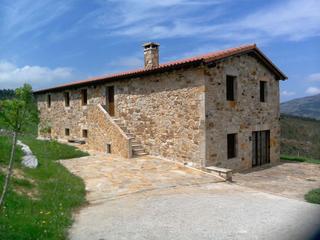 Casa a Solórzano. Casa rural de piedra lierganes