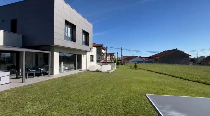 Foto 9815e992-6055-4f62-8db1-bd829a8f4505. Chalet magnifico chalet en Alisal - San Román Santander