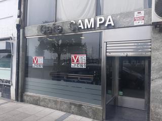 Local commercial  Calle marqués de la hermida. Totalmente instalado, cuenta con salida de humos, aire acondicio