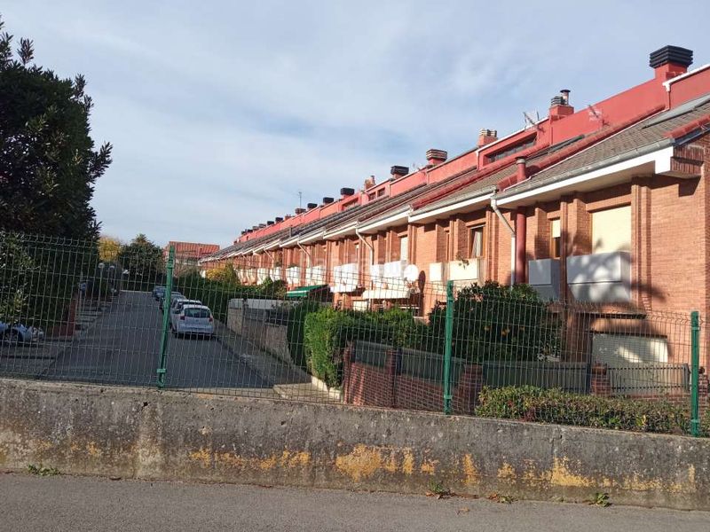 Foto 3dc1fbbb-b567-45ad-ab44-a313030853c4. Lloguer xalet amb calefacció aparcament a Peñacastillo - Nueva Montaña Santander