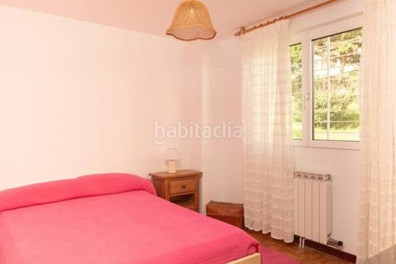 Foto 5f3bc1a1-61c1-41dc-a3ab-6d965a890645. Lloguer pis amb calefacció aparcament a Valdenoja Santander