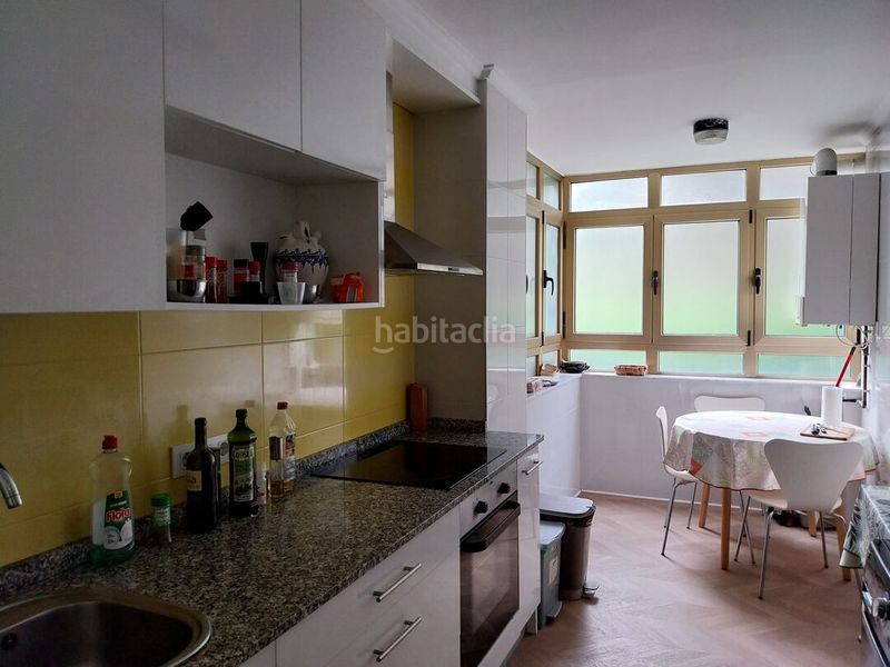 Foto 3428a82c-d4c8-4b92-b3f7-451562a3729f. Rent flat with heating parking in Valdenoja Santander