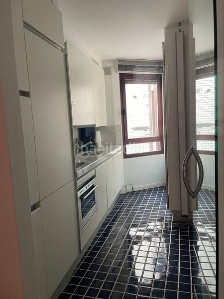 Foto e338f4bb-dbd9-487f-912f-e869bd1885f2. Lloguer apartament amb aparcament a El Sardinero Santander
