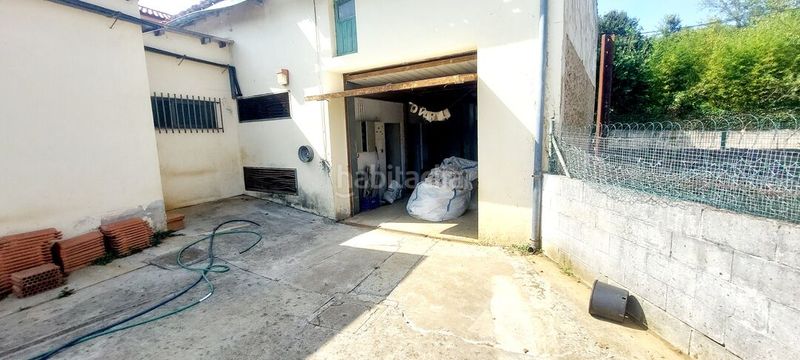 Foto cedae4f7-8e14-4e83-986e-8540f796ba4a. Casa amb aparcament a Igollo Camargo