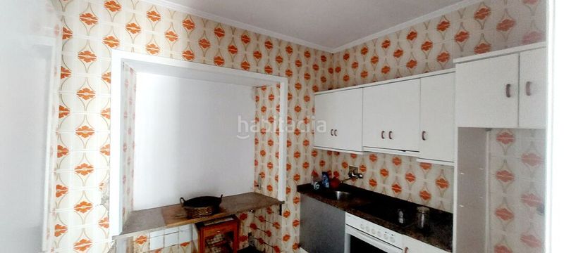 Foto f896ca35-f3d1-41e1-bc37-440202897398. Casa amb aparcament a Igollo Camargo