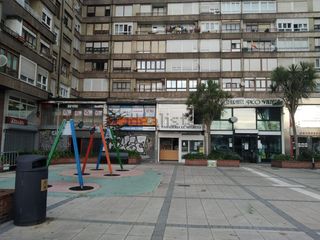 Geschäftsraum  Marqués de la hermida. Junto a cafetería y múltiples negocios