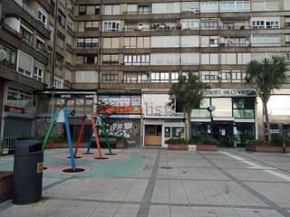 Local commercial  Marqués de la hermida. Junto a cafetería y múltiples negocios