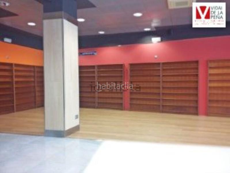 Foto 2a979dd5-4ba1-4ea6-ad41-2600a0058dc6. Locale commerciale in Los Castros Santander