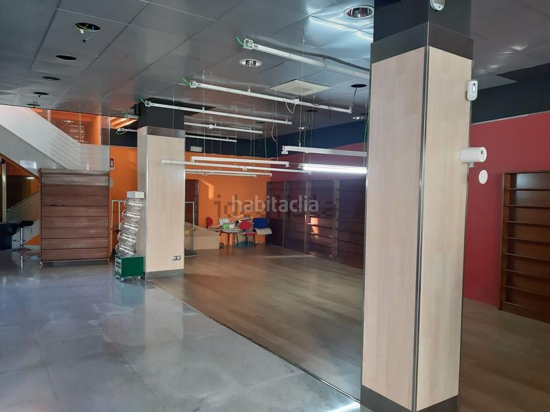 Foto 8169deb8-6597-4d97-8247-890f96291db8. Locale commerciale in Los Castros Santander